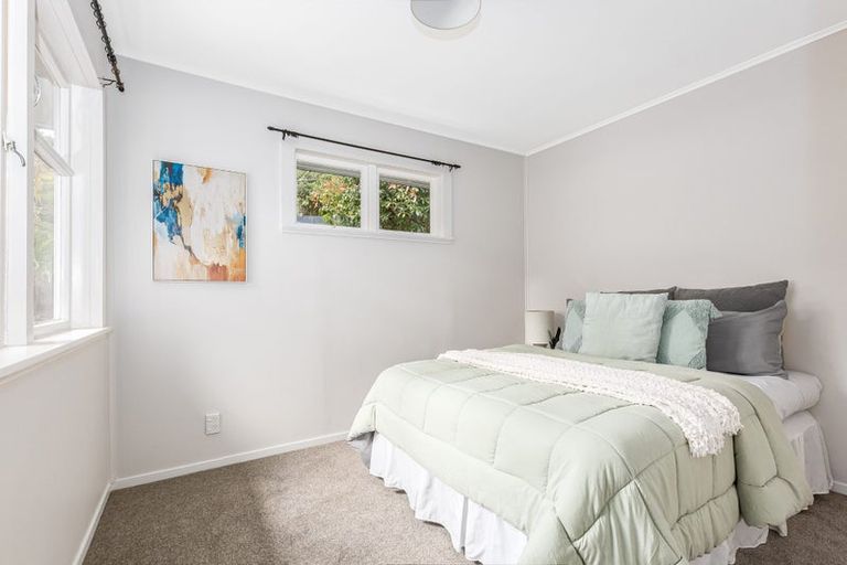 Photo of property in 40 Cornwall Crescent, Cannons Creek, Porirua, 5024