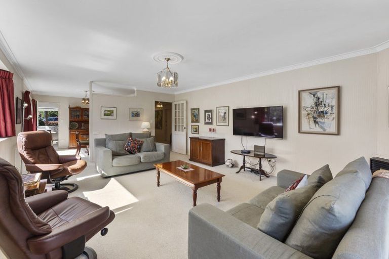 Photo of property in 274 Te Moana Road, Waikanae, 5036