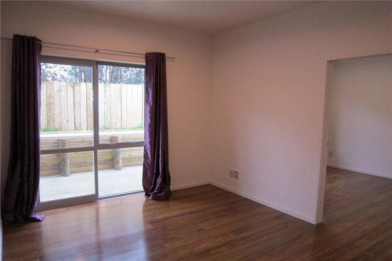 Photo of property in 36 Taipari Road, Te Atatu Peninsula, Auckland, 0610