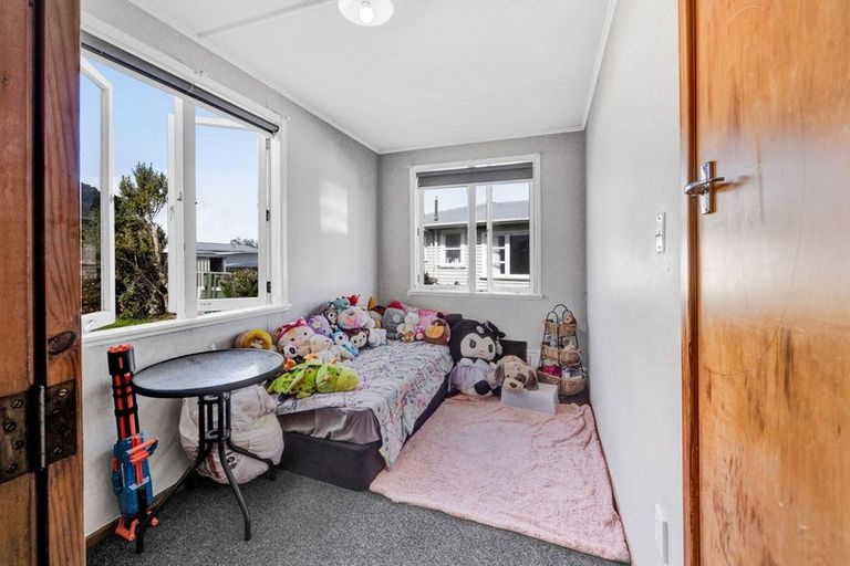 Photo of property in 27 Reid Avenue, Hawera, 4610