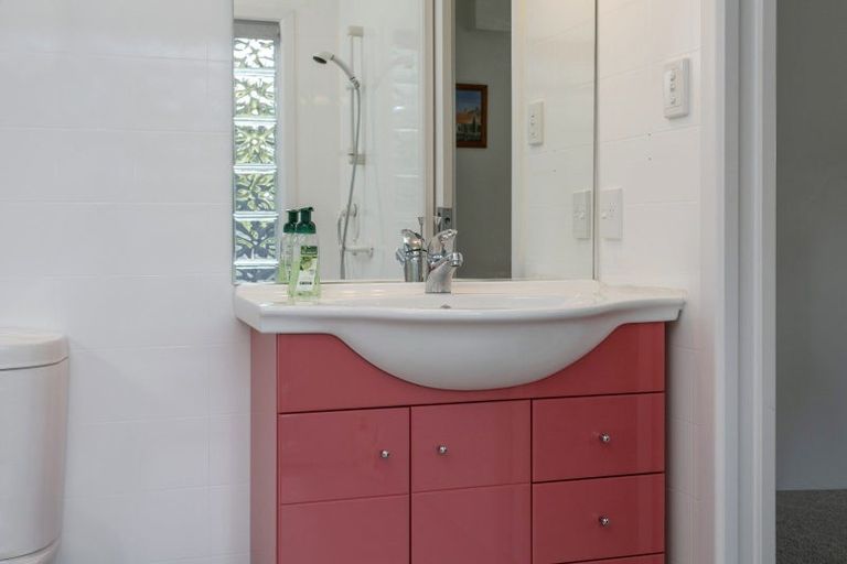 Photo of property in 26 Tremaine Avenue, Two Mile Bay, Taupo, 3330