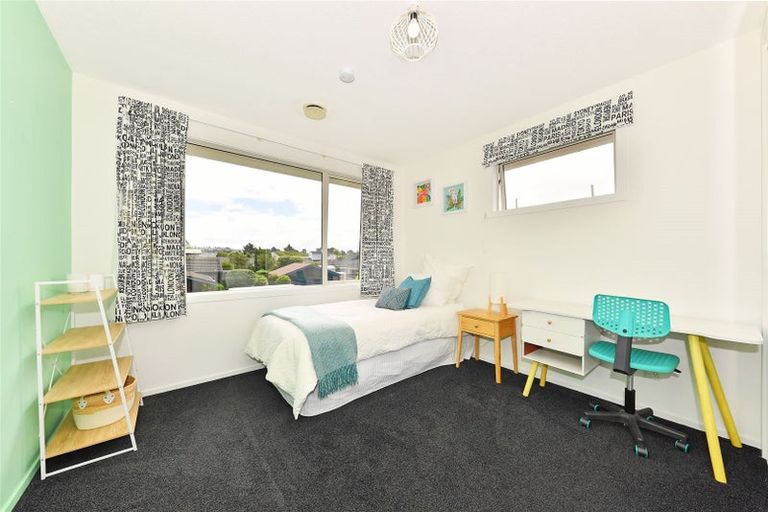 Photo of property in 7a Juniper Place, Burnside, Christchurch, 8053