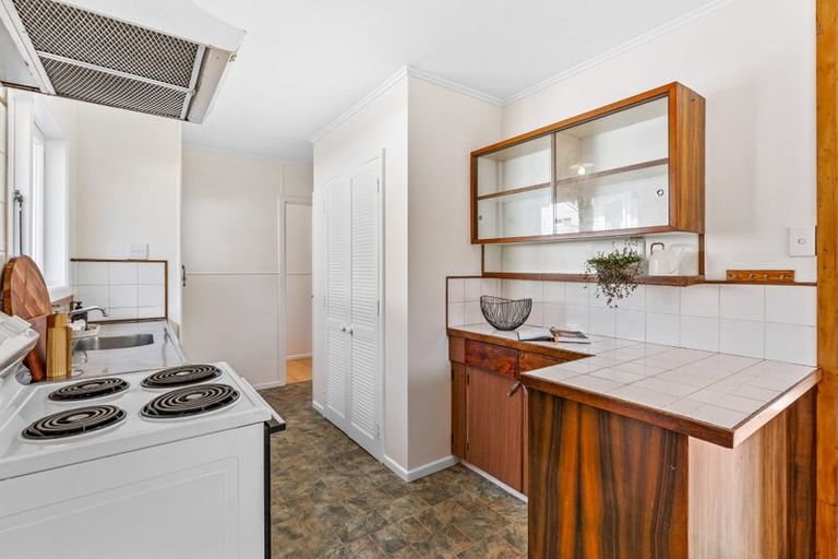 Photo of property in 40 Vodanovich Road, Te Atatu South, Auckland, 0610