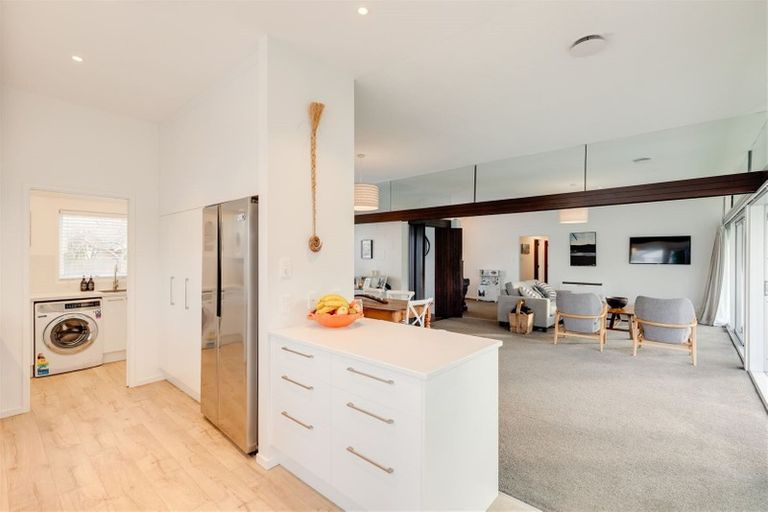 Photo of property in 2 Rutherglen Avenue, Ilam, Christchurch, 8041