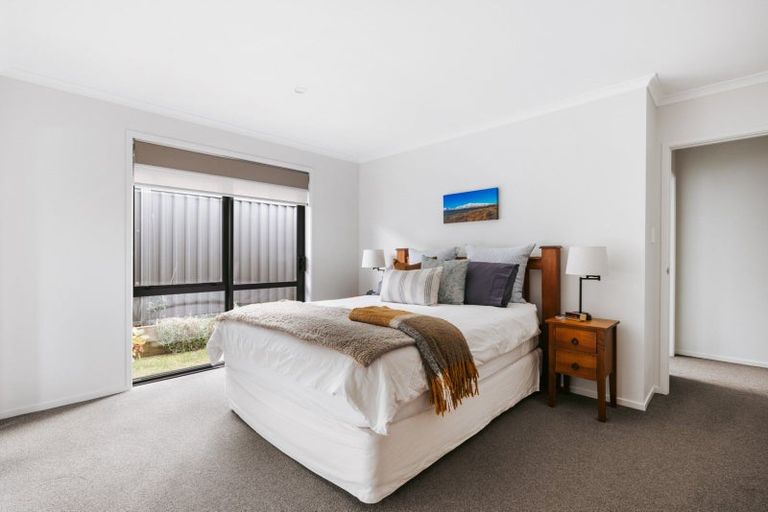 Photo of property in 24 Taffe Crescent, Pyes Pa, Tauranga, 3112