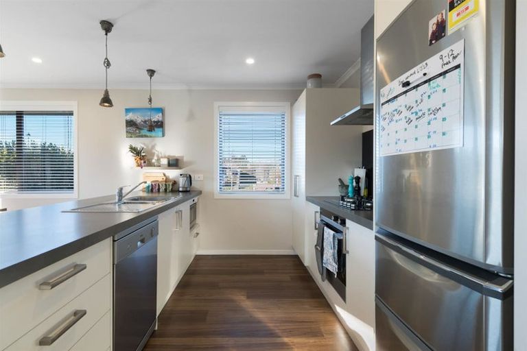 Photo of property in 2 Kingfisher Crescent, Albert Town, Wanaka, 9305