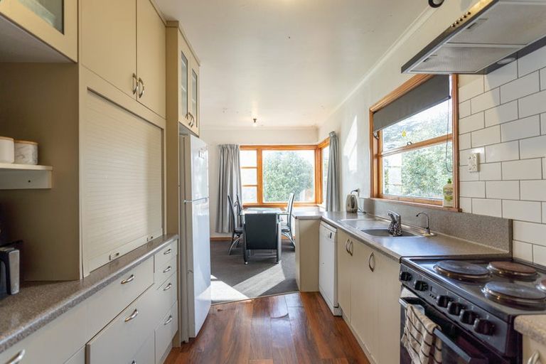 Photo of property in 2 Gloucester Street, Takaro, Palmerston North, 4412