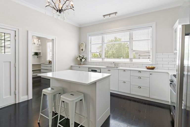 Photo of property in 14 Cotter Street, Greytown, 5712