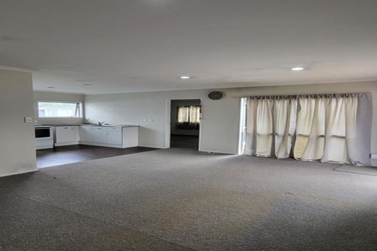 Photo of property in 8 Lomas Place, Manurewa, Auckland, 2102