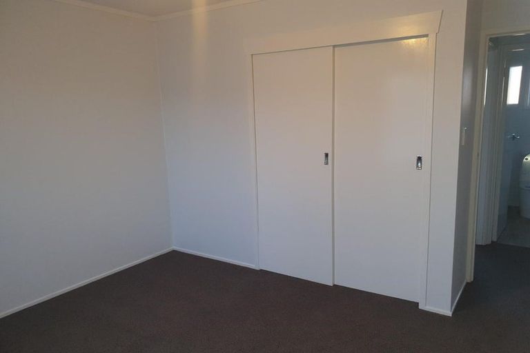 Photo of property in 2/10 Gloaming Place, Conifer Grove, Takanini, 2112