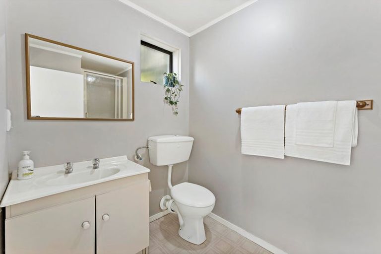 Photo of property in 14 Awaruku Road, Torbay, Auckland, 0630
