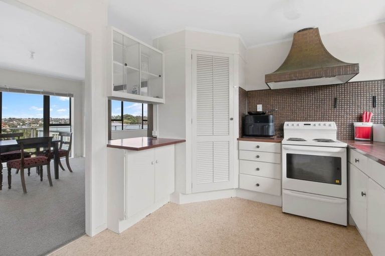 Photo of property in 48a Woodlands Crescent, Browns Bay, Auckland, 0630