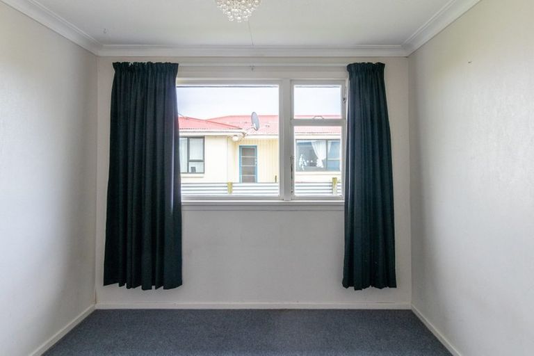 Photo of property in 16 Forfar Crescent, Rockdale, Invercargill, 9812