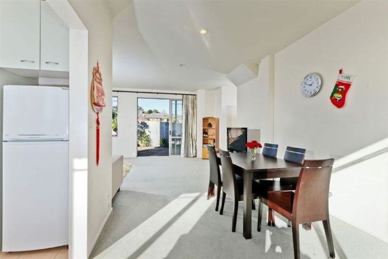 Photo of property in 1/34 Fields Parade, Oteha, Auckland, 0632