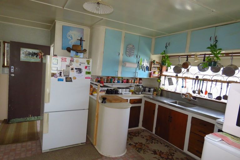 Photo of property in 86 Wakefield Street, Westport, 7825