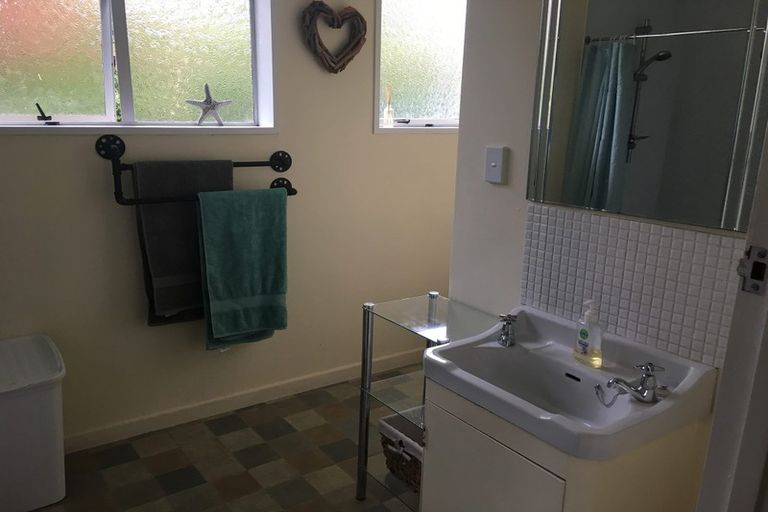 Photo of property in 23 Koe Street, Moana, 7872