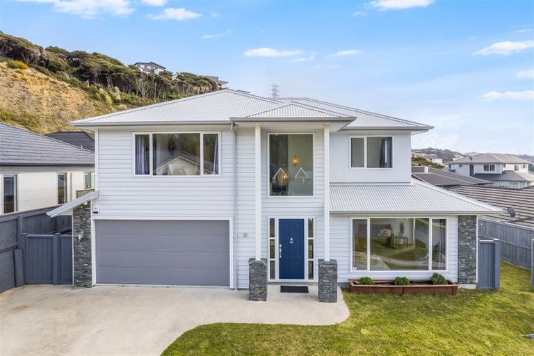 Photo of property in 16 Schooner Drive, Whitby, Porirua, 5024