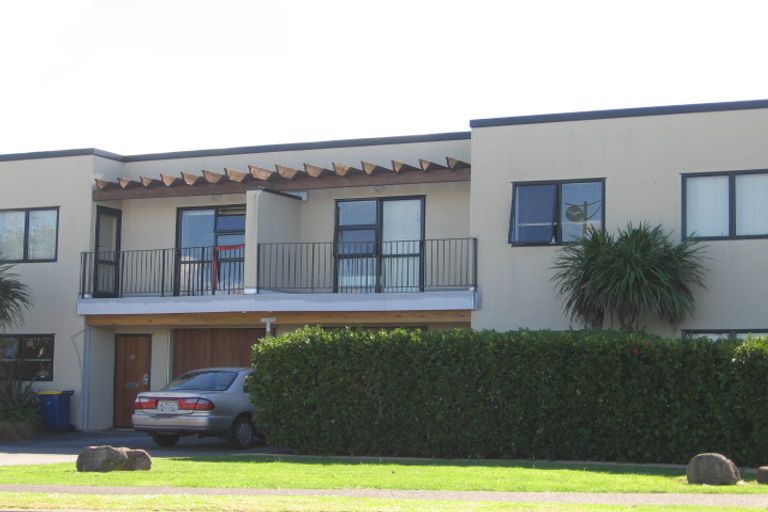 Photo of property in 27 Gunner Drive, Te Atatu Peninsula, Auckland, 0610