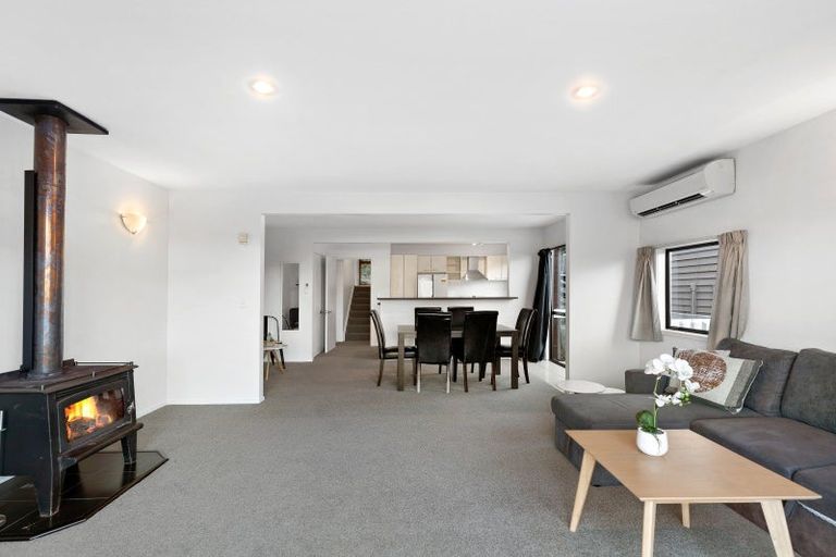 Photo of property in 24b Dart Place, Fernhill, Queenstown, 9300