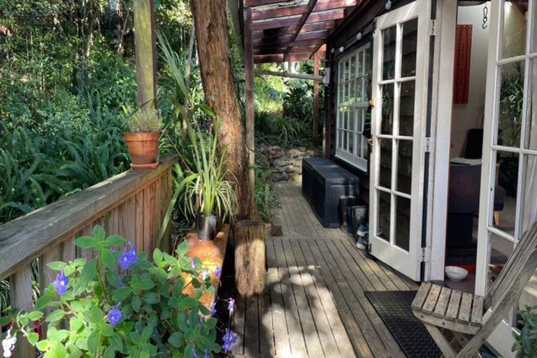 Photo of property in 35 Crescent Road East, Ostend, Waiheke Island, 1081