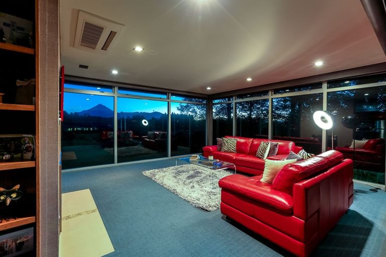 Photo of property in 6b Highfield Place, Highlands Park, New Plymouth, 4312