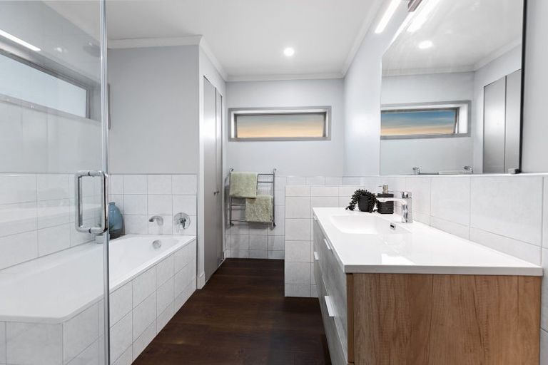 Photo of property in 39a Seaview Road, Otumoetai, Tauranga, 3110