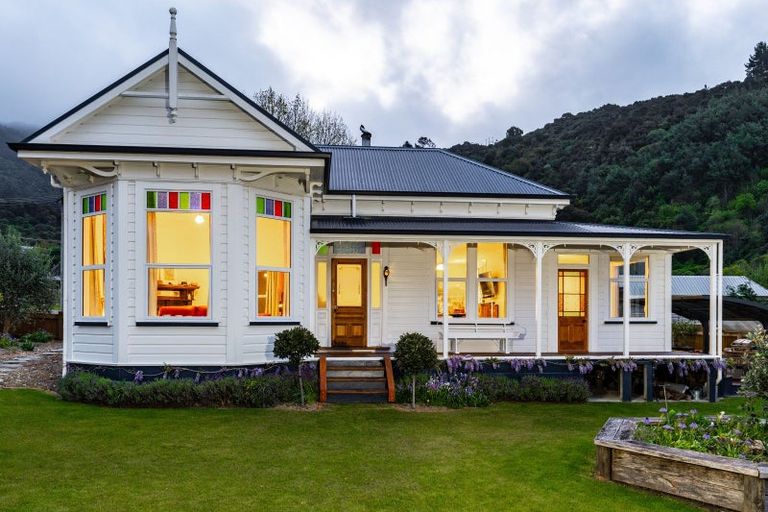 Photo of property in 55 Main Rd Havelock, Havelock, 7100