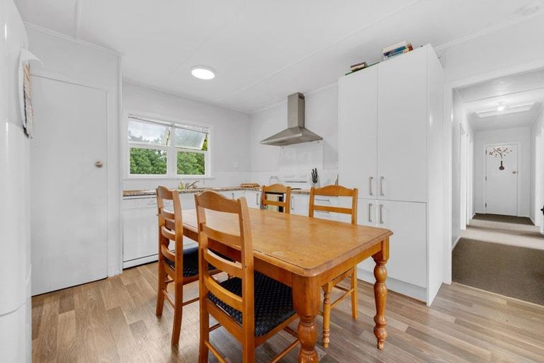 Photo of property in 15 Kerry Place, Papakura, 2110