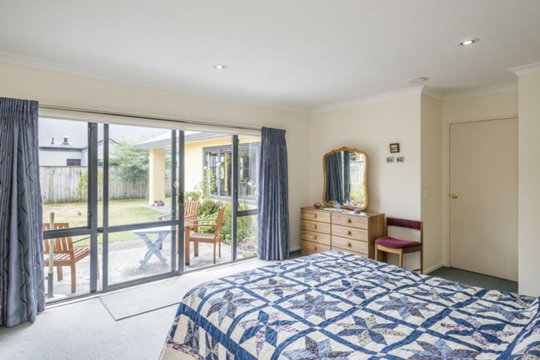 Photo of property in 38 Lorna Irene Drive, Raumati South, Paraparaumu, 5032