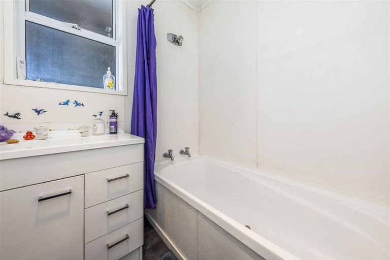 Photo of property in 125 Chichester Drive, Rosehill, Papakura, 2113