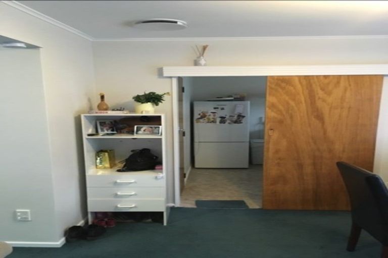 Photo of property in 62b Baylands Drive, Newlands, Wellington, 6037