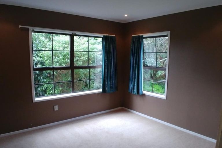 Photo of property in 34 Pemberton Avenue, Bayview, Auckland, 0629