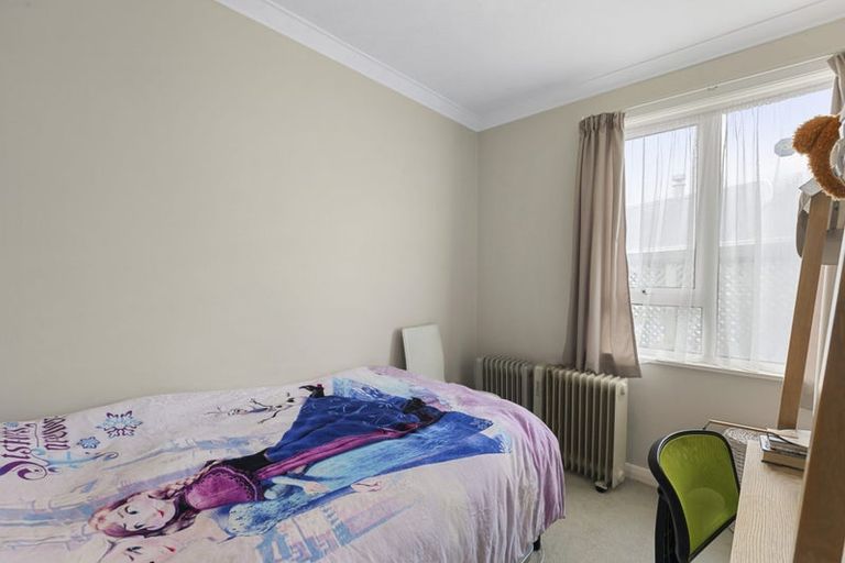 Photo of property in 122 Donald Street, Karori, Wellington, 6012