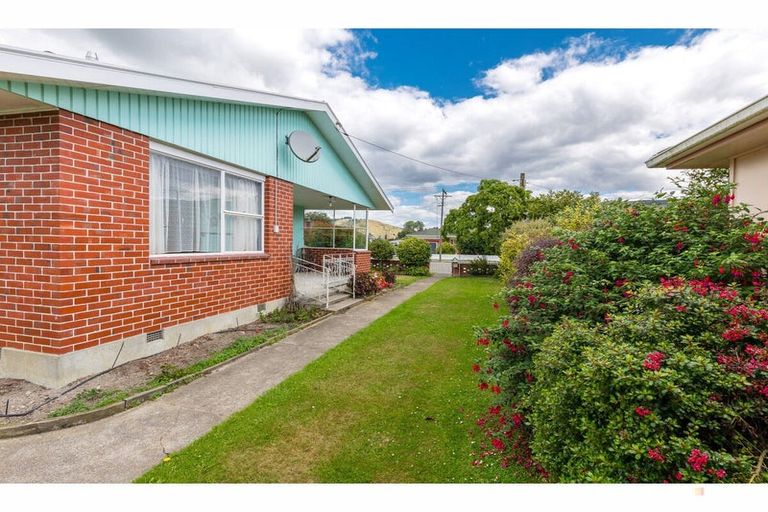 Photo of property in 2 Betten Street, Waimate, 7924