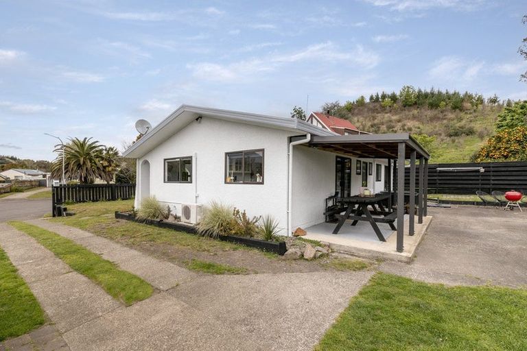 Photo of property in 16 Syme Crescent, Kawerau, 3127