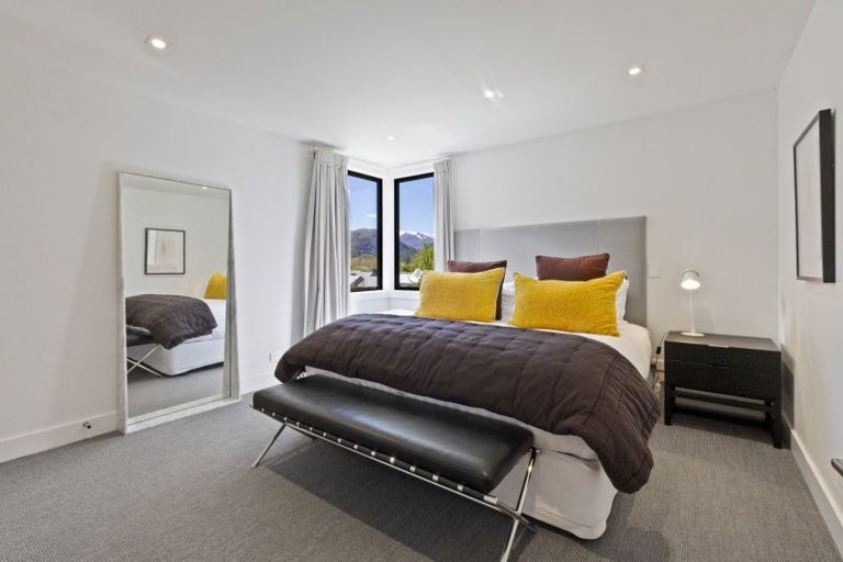 Photo of property in 1 Owen Marshall Lane, Arrowtown, 9371