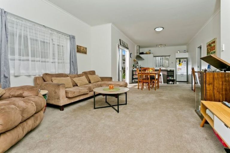 Photo of property in 44 Mulvaney Crescent, Henderson, Auckland, 0612