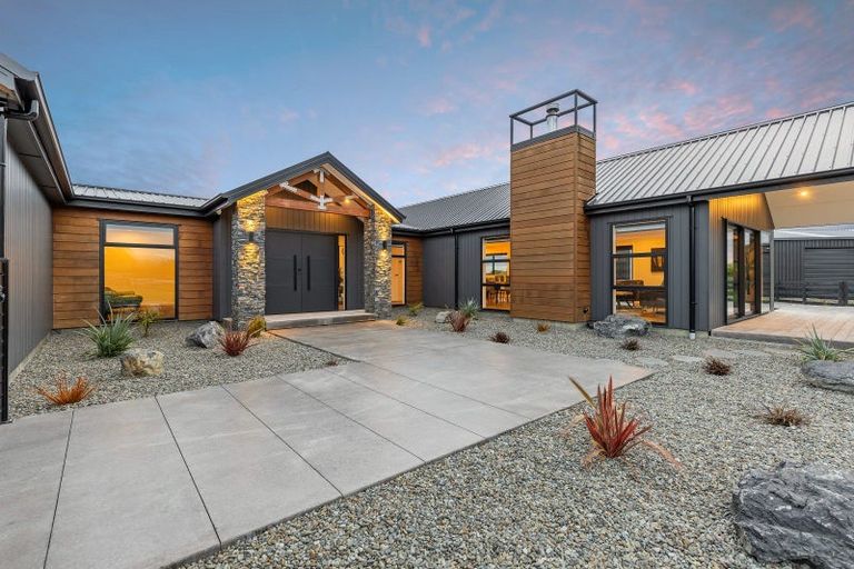 Photo of property in 77 Aranui Road, Kairanga, Palmerston North, 4475