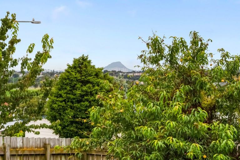 Photo of property in 22 Langstone Street, Welcome Bay, Tauranga, 3112