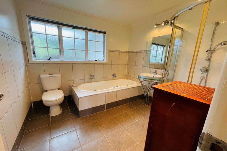 Photo of property in 9 Towra Place, Botany Downs, Auckland, 2010