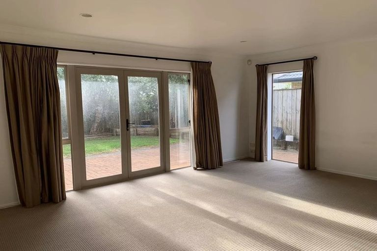 Photo of property in 7 Lissleton Drive, East Tamaki, Auckland, 2013