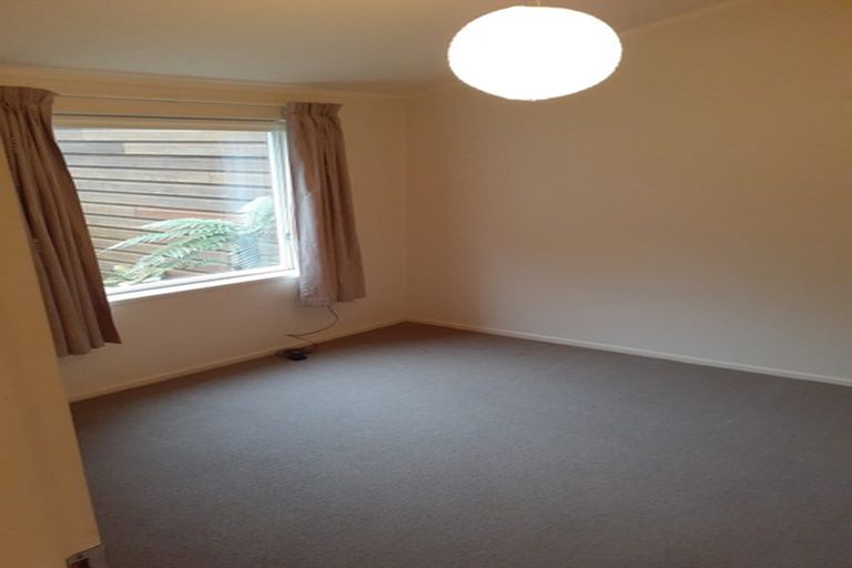 Photo of property in The Triangle, 4/33 Halswater Drive, Churton Park, Wellington, 6037