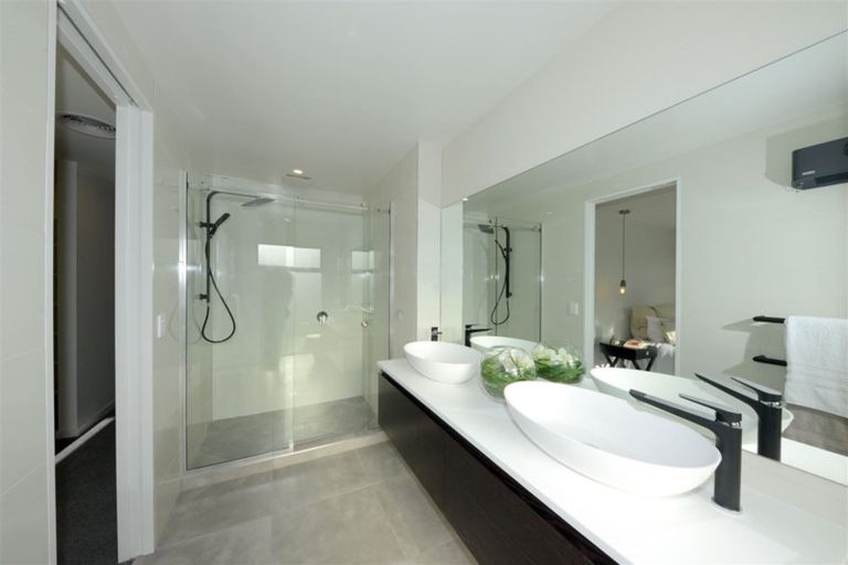 Photo of property in 10 Little Gem Road, Hornby, Christchurch, 8025