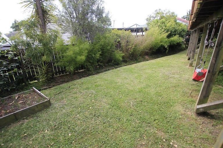 Photo of property in 21a Kirrie Avenue, Te Atatu South, Auckland, 0610