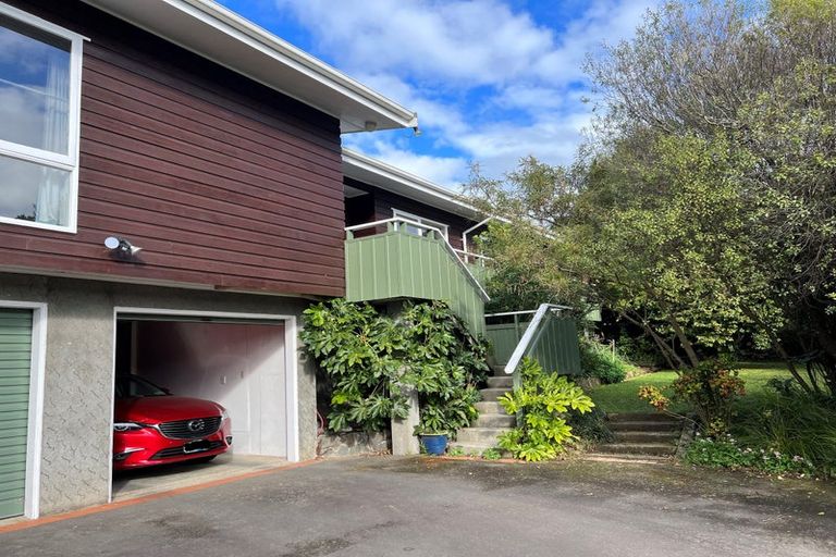 Photo of property in 6 Spicer Place, Tawa, Wellington, 5028