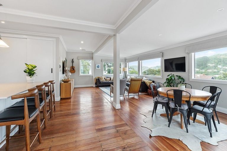 Photo of property in 90 Melbourne Road, Island Bay, Wellington, 6023