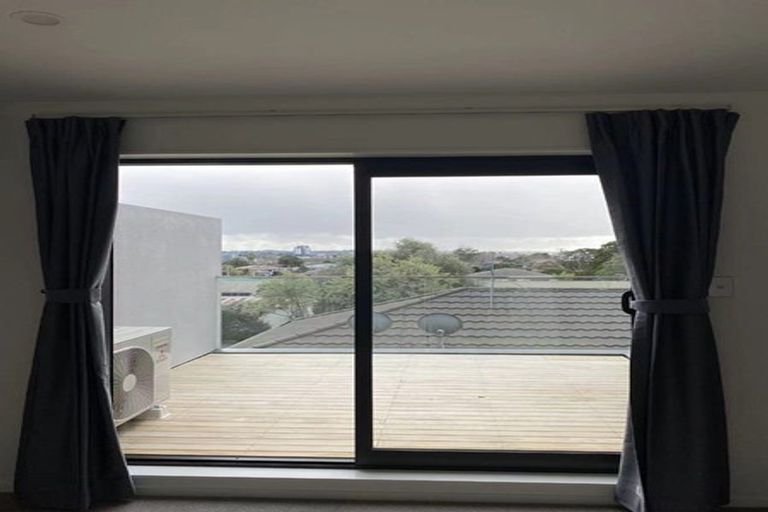Photo of property in 16 Panga Place, Henderson, Auckland, 0612
