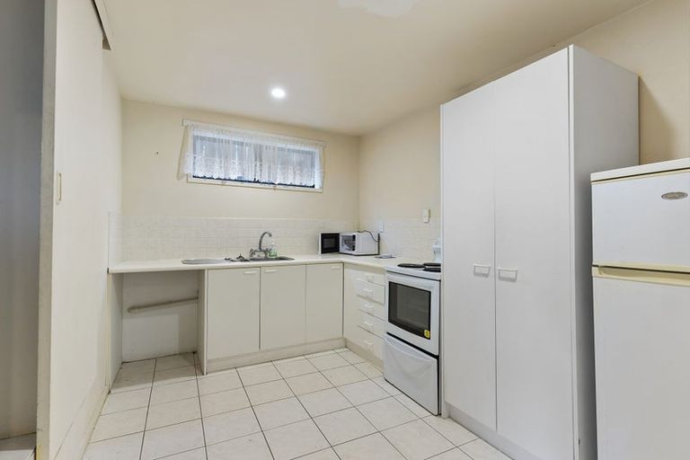 Photo of property in 17 Tui Vale Road, Shelly Park, Auckland, 2014