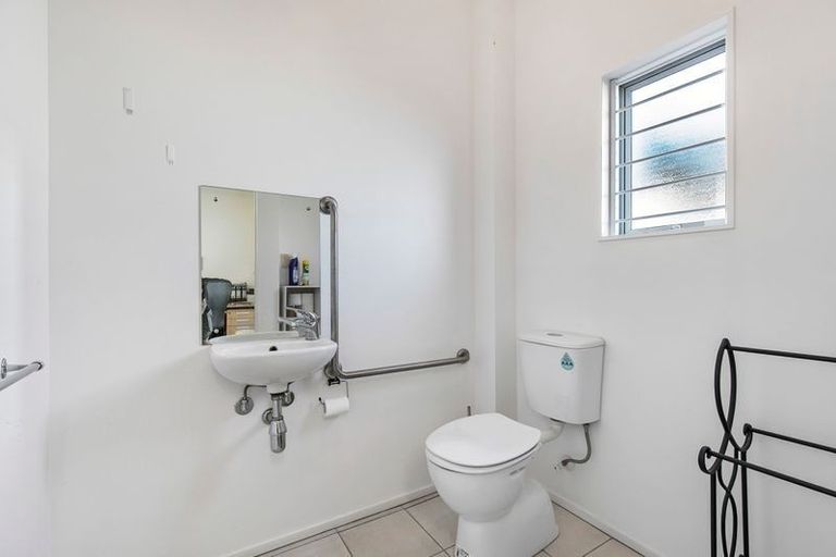 Photo of property in 9/15 Bishop Lenihan Place, East Tamaki, Auckland, 2013