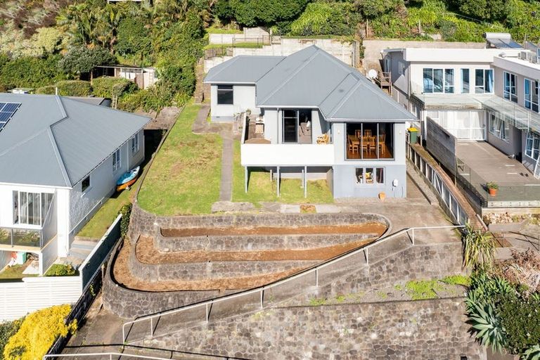 Photo of property in 5 South Road, Moturoa, New Plymouth, 4310